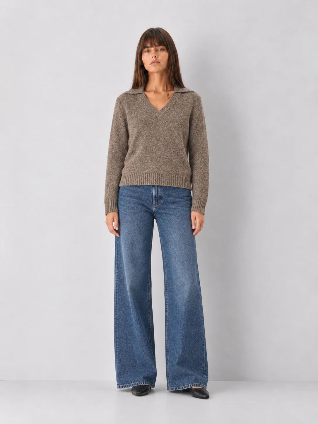 Collared V-Neck Blended Knit Pullover Sweater - kaelova