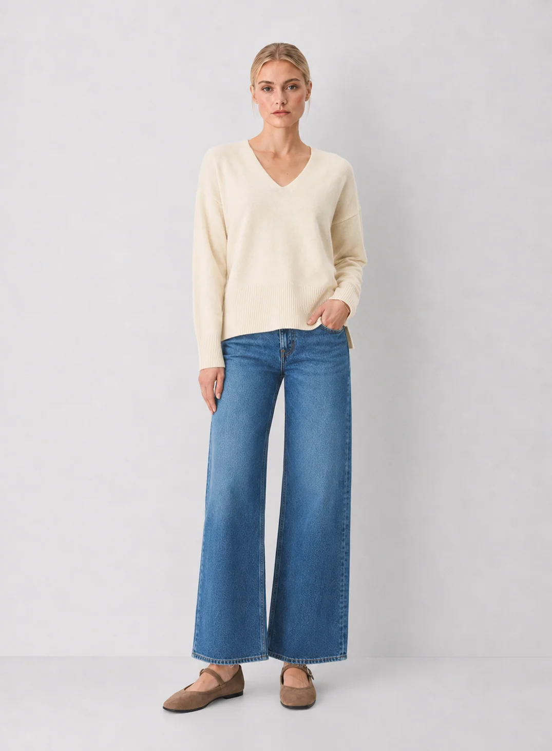 Relaxed Black V-Neck Drop-Shoulder Sweater with Side Slits - kaelova